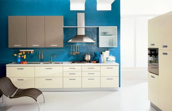 keittiökaapit kyyhkysen sininen seinämaali keittiön kalusteet