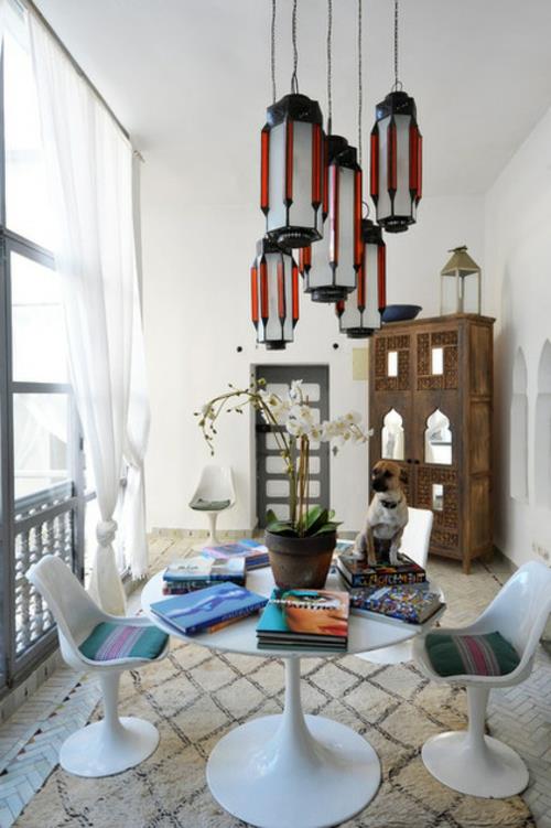 Matot Marokosta kotona lastentarhan olohuoneessa riippuvalaisimet