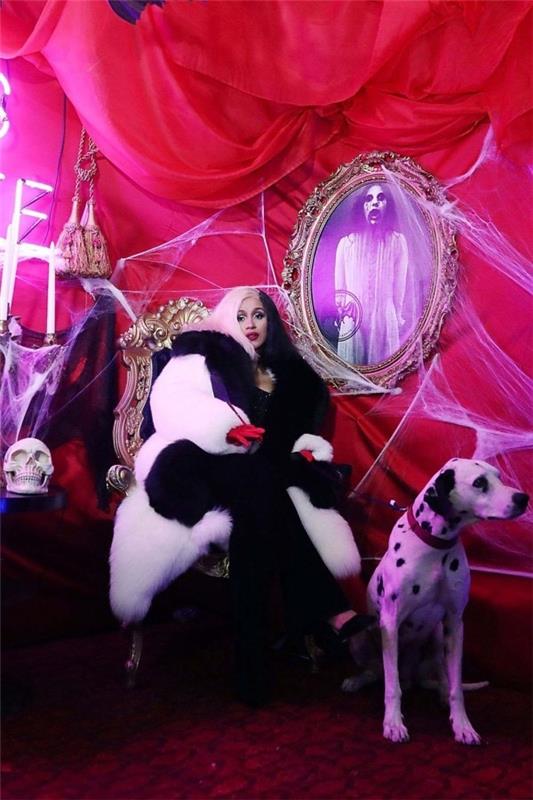 Loistava idea Halloween -asuihin Cardi B