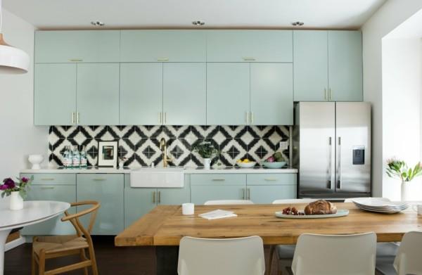 Upea keittiön seinä pastellinvihreä sisustus