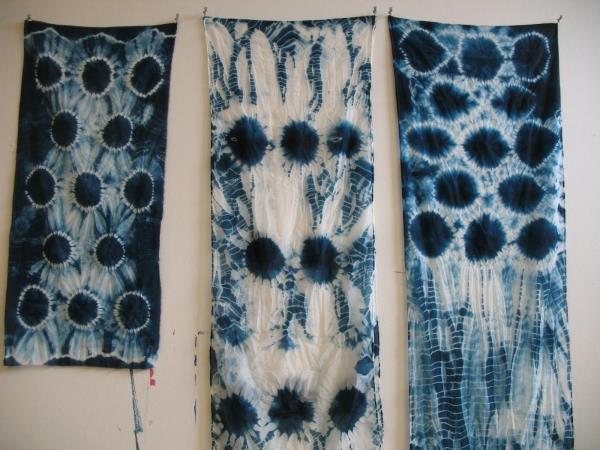 Upeat pyyhkeet seinälle - Shibori -tekniikka