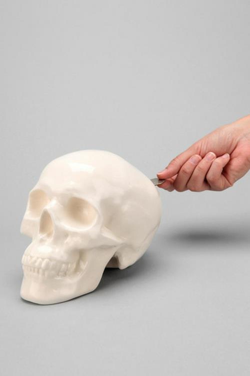 Kallo koristelu Halloween -valkoisiin asusteisiin silmiinpistävää