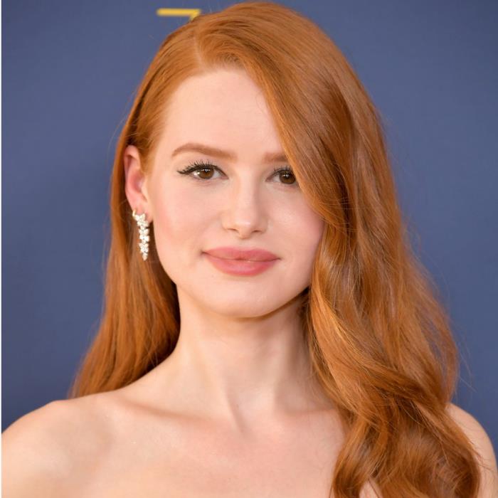 Trendikkäät hiusvärit 2019 kanelipunainen Madelaine Petsch