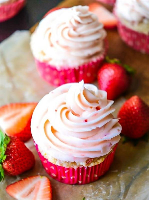Tart leipoa mini kakku resepti mansikoita