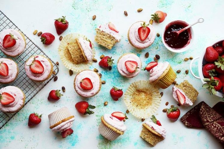 Tart leipoa cupcakes reseptejä mansikoita