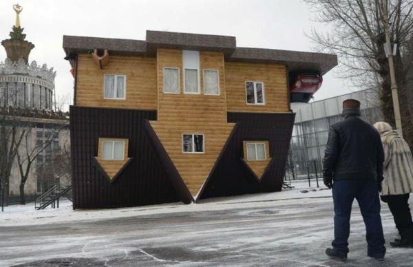 Käänteinen talo Venäjällä julkisivumarkkinoiden ulkopuolella