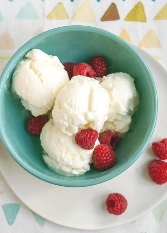 Vaniljajäädytetty jogurttiresepti ilman jäätelökonetta