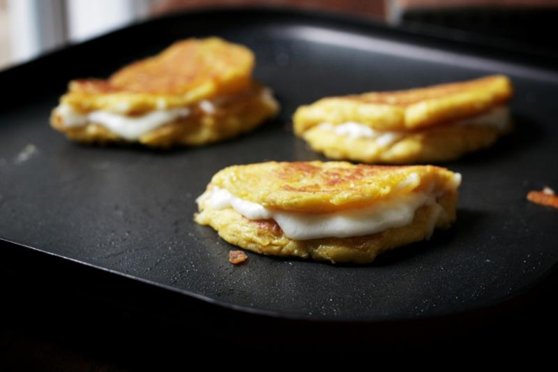 Venezuela ja Kolumbia Cachapas Reseptejä Pannukakkuja maailmanlaajuisesti