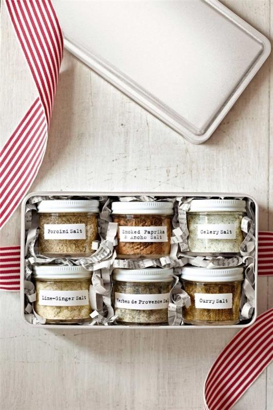 Erilaisia ​​mausteita DIY -lahjakori