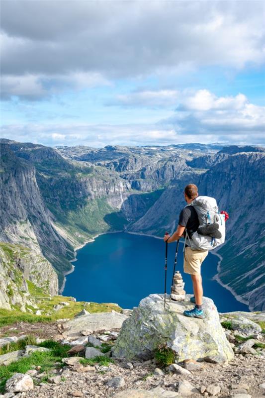 Patikointi sielulle - vaellusretki kauniiden vuorten läpi on niin terveellistä