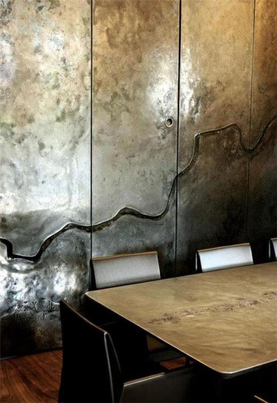 Seinän väri metallivaikutteisella seinäsuunnittelulla ruokapöytä puu