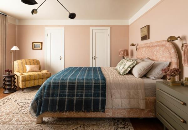 Seinäsuunnittelu makuuhuoneen seinän väri vaaleanpunainen