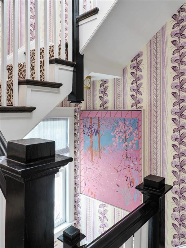 Seinäsuunnittelu portaikko vaaleanpunainen