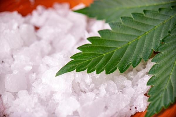 Mitä CBD -kiteet ovat ja mitä hyötyä niistä on 3