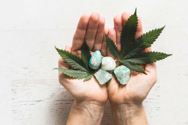 Mitä CBD -kiteet ovat ja mitä hyötyä niistä on 5