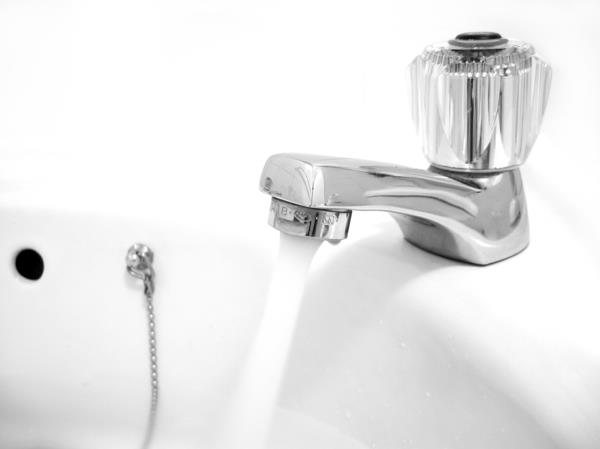 Vettä säästäviä vinkkejä kestävää elävää vettä säästäviä kotitalousideoita