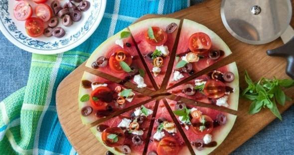 Vesimeloni terve vesimeloni pizza kesän välipala ideoita sormiruokaa