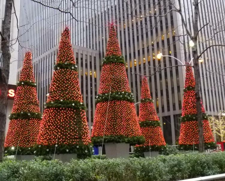 Joulu New Yorkin julkiset joulukoristeet kuuset