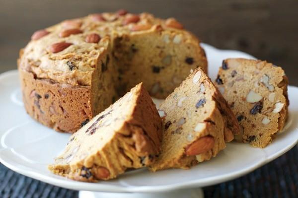 Joulumakeiset Pan de Pascua leikattu palasiksi