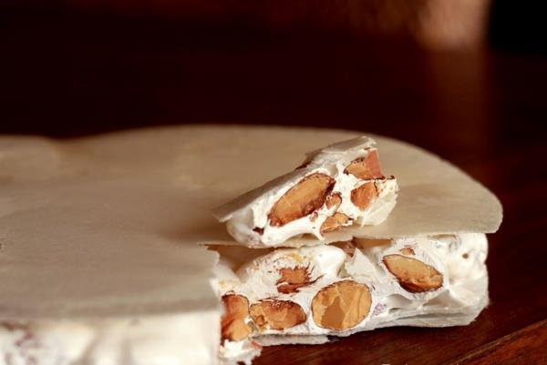Joulumakeisia ympäri maailmaa Turrón-de-Agramunt