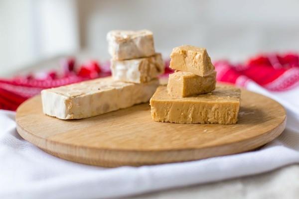 Joulumakeisia ympäri maailmaa Turron