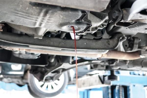 Korjaamotarvikkeet ja myynninedistämistarkoitukset onnistuneelle modernille autokorjaamolle pyyhkivät aina vuodot heti pois
