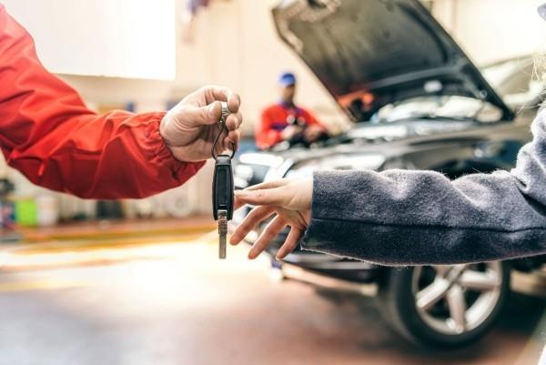Työpajatarvikkeet ja myynninedistämistarvikkeet menestyksekkään nykyaikaisen autokorjaamon voittaa asiakkaiden luottamus