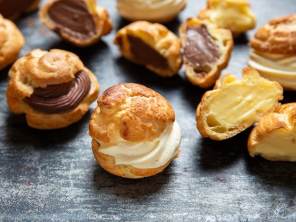 Kermapuffit resepti profiteroles valmistelemaan ideoita pääsiäiseksi