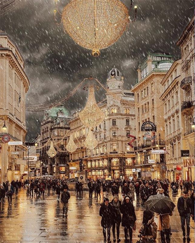 Talven ihmemaa Wien Itävalta märät tiet kulkevat miinusasteissa