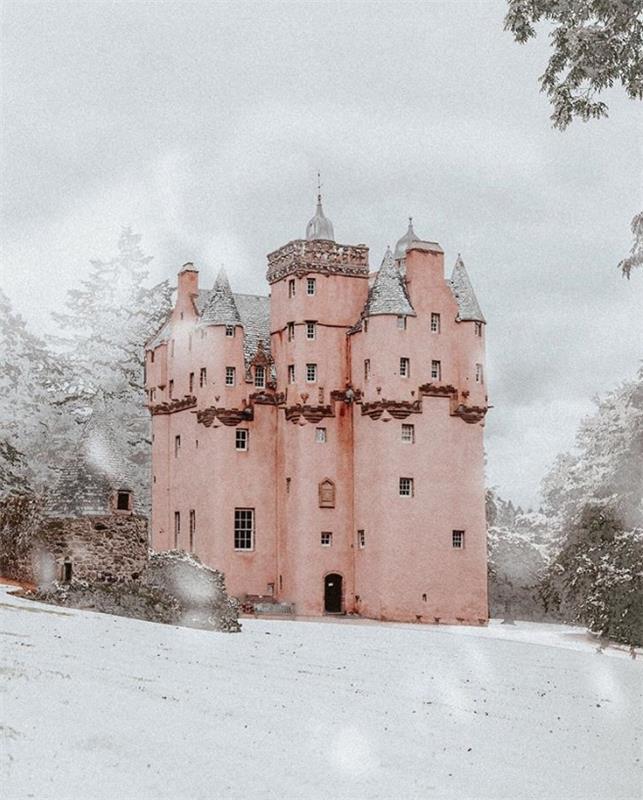 Winter Wonderland Skotlannin tornilinna Craigievarin linna Alford Skotlanti