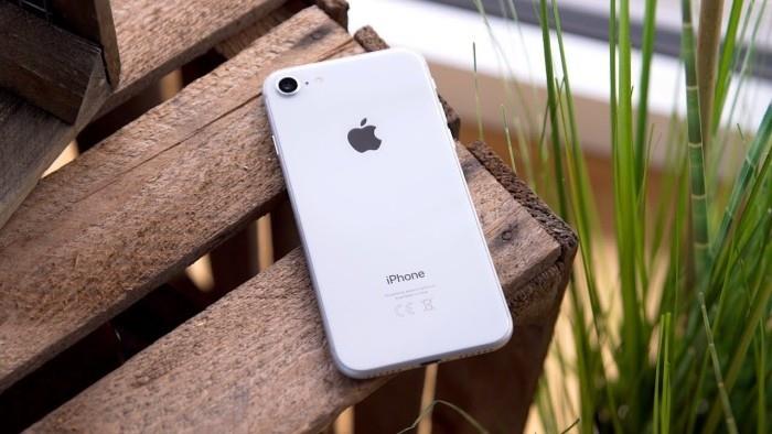 Haluatko ostaa iPhone 8: n? Sinun pitäisi tietää se etukäteen! mukava muotoilu lasilla