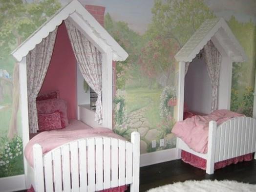 Upeat tyttöjen sängyt muodostavat kaksinkertaisen prinsessan taloja