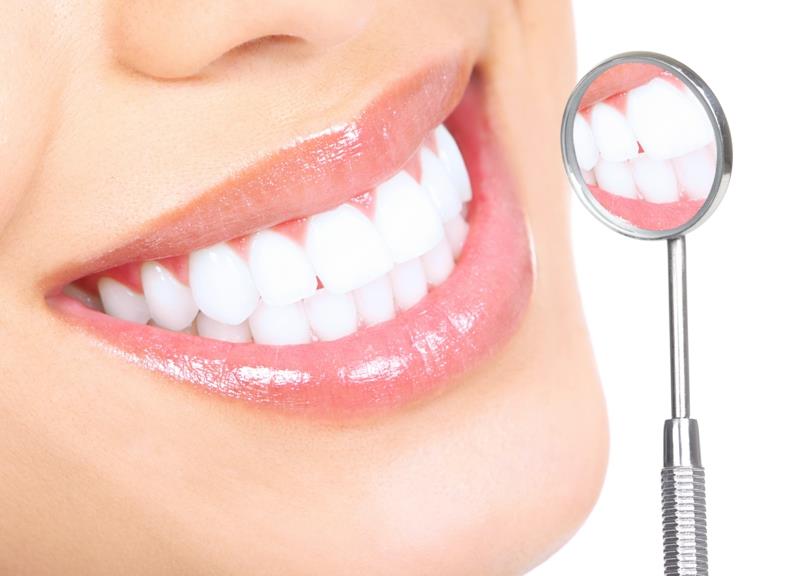 Hammassärky mitä hammaslääkärin tapaaminen terveet hampaat