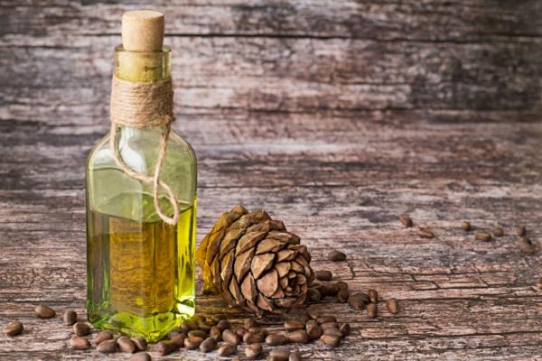 Cedar Ytimet Terve Siperian Cedar OIL