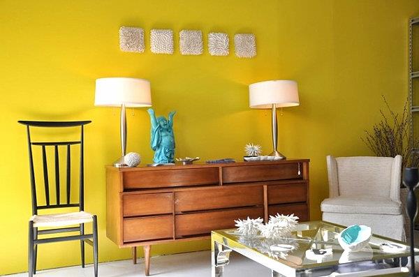 Huoneen tyylikäs sisustusideoita elävä pukeutuja keltainen