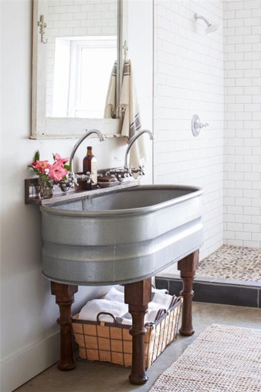 Sinkkialtaan koristelu - ideoita ja vinkkejä maalaismaiseen puutarhan koristeluun tarkoitettuun kylpyhuoneen pesualtaaseen