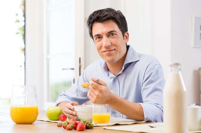 laihtua ilman nälkää mies aamiainen