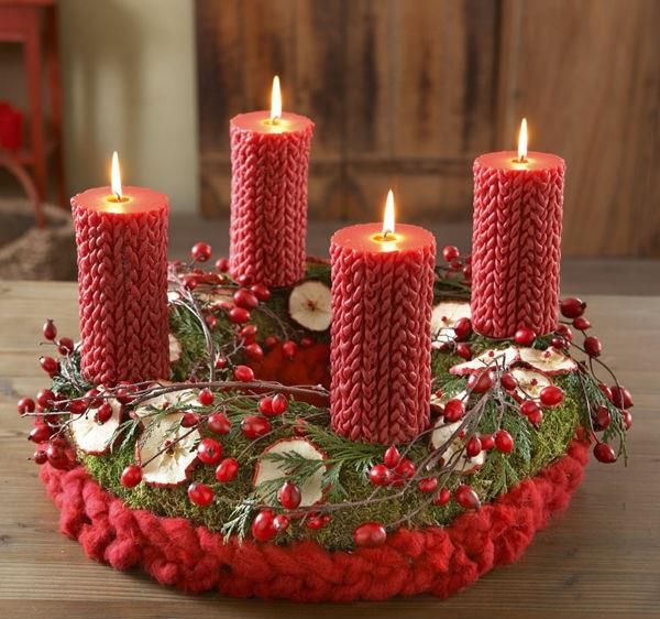 adventti seppele kuvat kynttilät punainen ruusunmarja adventti seppele ideoita
