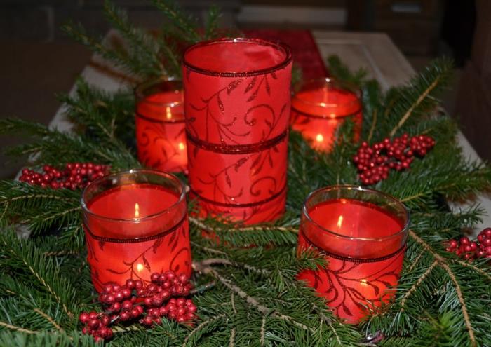 adventti seppele koristavat kynttilät juhlapöydän koristeet joulun symbolit