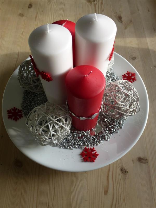 adventti seppele modernit kynttilät punainen valkoinen deco ideoita joulu