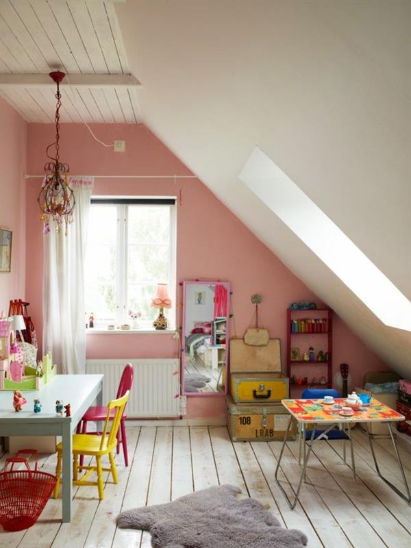 hämärä vaaleanpunainen seinäväri olohuone klassinen vintage -katto