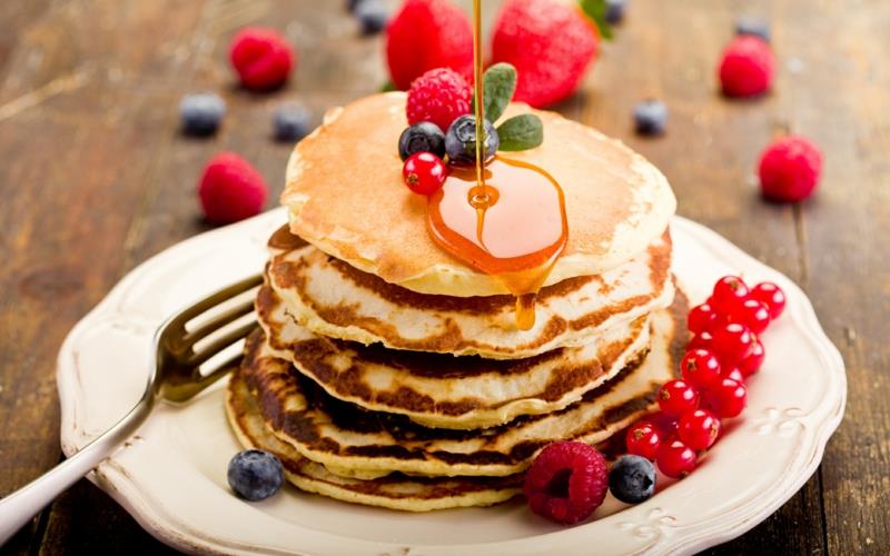 amerikkalaisia ​​pannukakkureseptejä pannukakkuille maailmanlaajuisesti