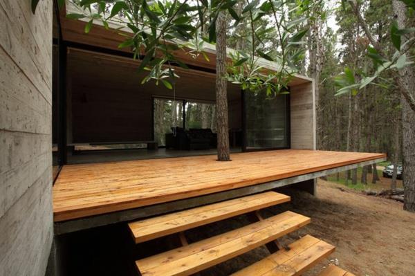 rakentaa amerikkalainen puutalo, jossa on kuisti puulattia veranta itse
