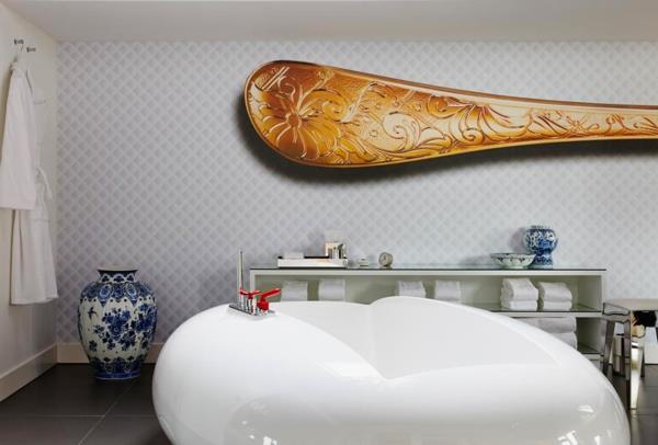 amsterdam kiinnostavat paikat andaz hotellin kylpyhuone soikea kylpyamme