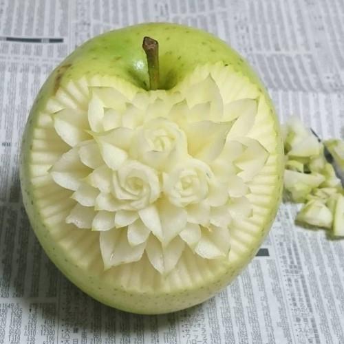 omena kukkakuvioilla koristeideoita
