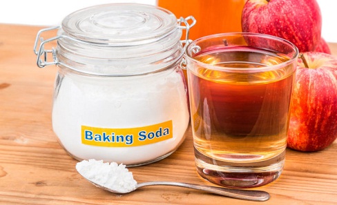 Honning, bagepulver og æblecidereddike maske