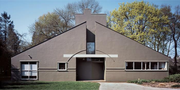 arkkitehti talo postmoderni arkkitehtuuri harmaa julkisivu