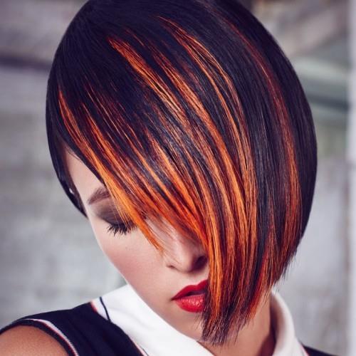 epäsymmetriset kampaukset tulipunaisia epäsymmetriset kampaukset kohokohdilla