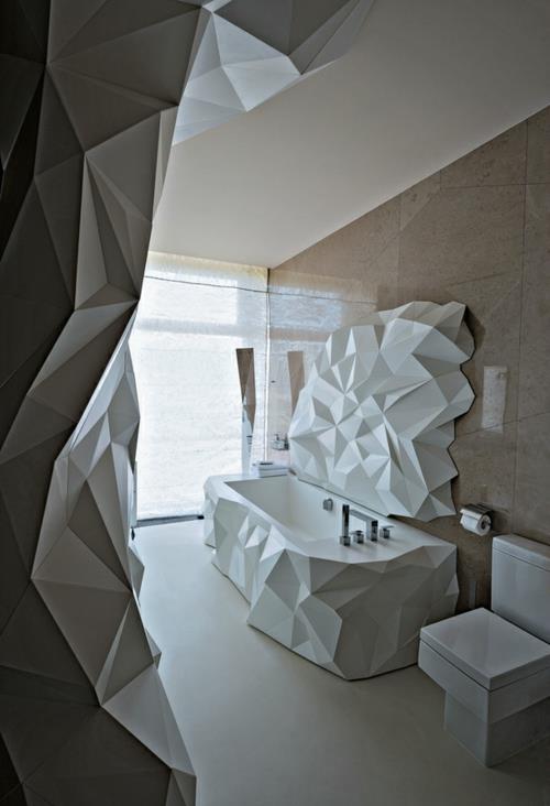 houkutteleva kylpyhuone design kylpyamme kulmikas valkoinen muotoilu geometrinen