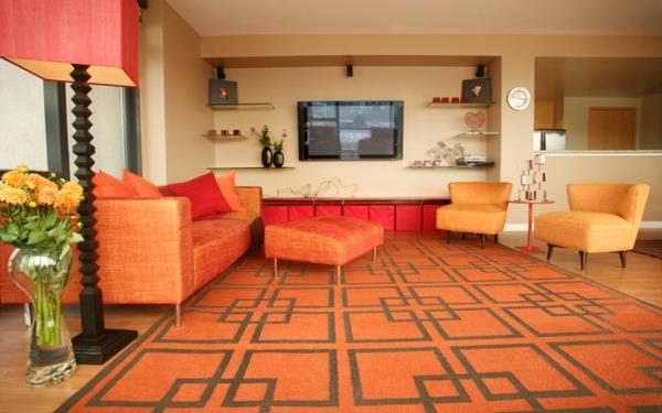 houkutteleva värivalikoima sisustussuunnittelussa oranssi kuvioita sohva